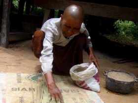រូបលេខ១២