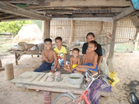 ក្រុមគ្រួសារដែលនៅភូមិចុងក្រោយ