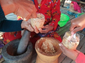រូបលេខ១២