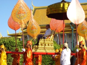 រូបលេខ១០