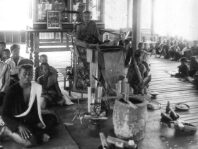 រូបលេខ១២