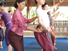 រូបលេខ១២
