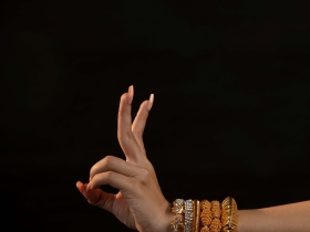 រូបលេខ៤