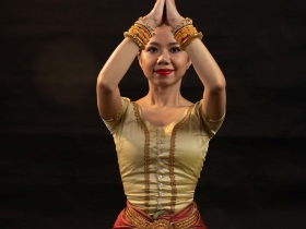 រូបលេខ១២